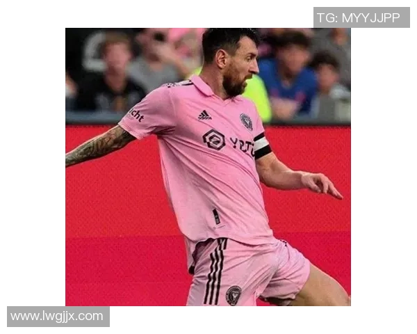 全球足球球星腹肌大比拼 谁是最具魅力的肌肉男神