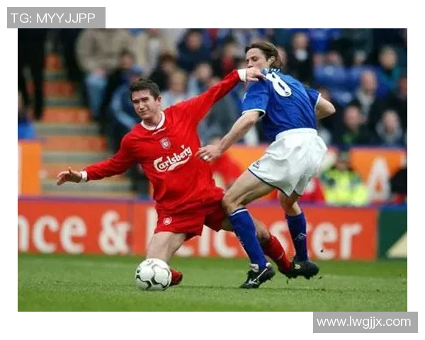 足球巨星镜头下的精彩瞬间与动感轨迹全解析